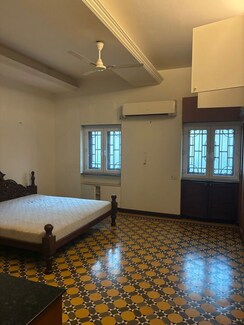 4 BHK Apartment For Rent in Veena Building