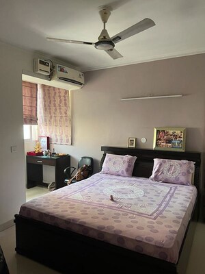 Bedroom in 3.5 BHK Apartment at Suncity Essel Tower, Sector 28 – for Rent