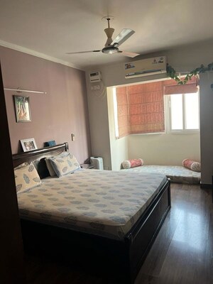 Bedroom in 3.5 BHK Apartment at Suncity Essel Tower, Sector 28 – for Rent