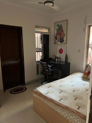 Bedroom in 3.5 BHK Apartment at Suncity Essel Tower, Sector 28 – for Rent