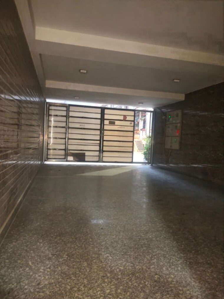 Room, lajpat nagar 4 2 Bedroom 900 Sq.Ft. Builder Floor In Lajpat Nagar 4 Delhi 10188573
