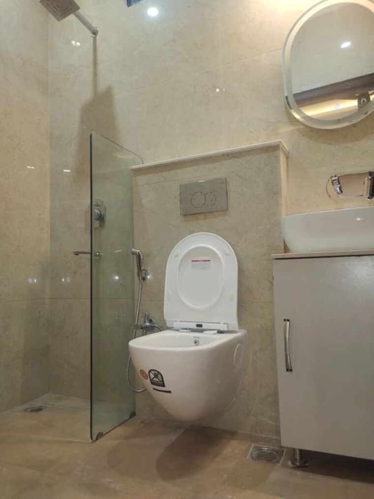 Bathroom, lajpat nagar 4 2 Bedroom 900 Sq.Ft. Builder Floor In Lajpat Nagar 4 Delhi 10188573