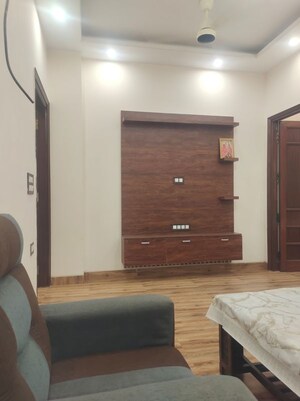 Furnished Amenities in 2 BHK Builder Floor at Lajpat Nagar 4 – for Rent
