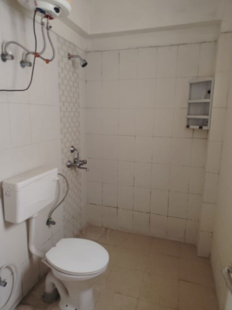 Bathroom, shree-vardhman-mantra 2 Bedroom 800 Sq.Ft. Apartment In Sector 67 Gurgaon 10188677