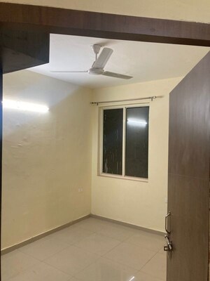 Room in 3 BHK Apartment at Pyramid Altia, Sector 70 – for Rent