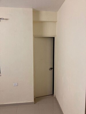 Room in 3 BHK Apartment at Pyramid Altia, Sector 70 – for Rent