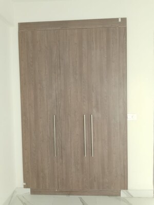 Furnished Amenities in 3.5 BHK Apartment at M3M Soulitude, Sector 89 – for Rent