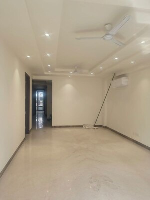 3 BHK Builder Floor For Rent in Sarvapriya Vihar