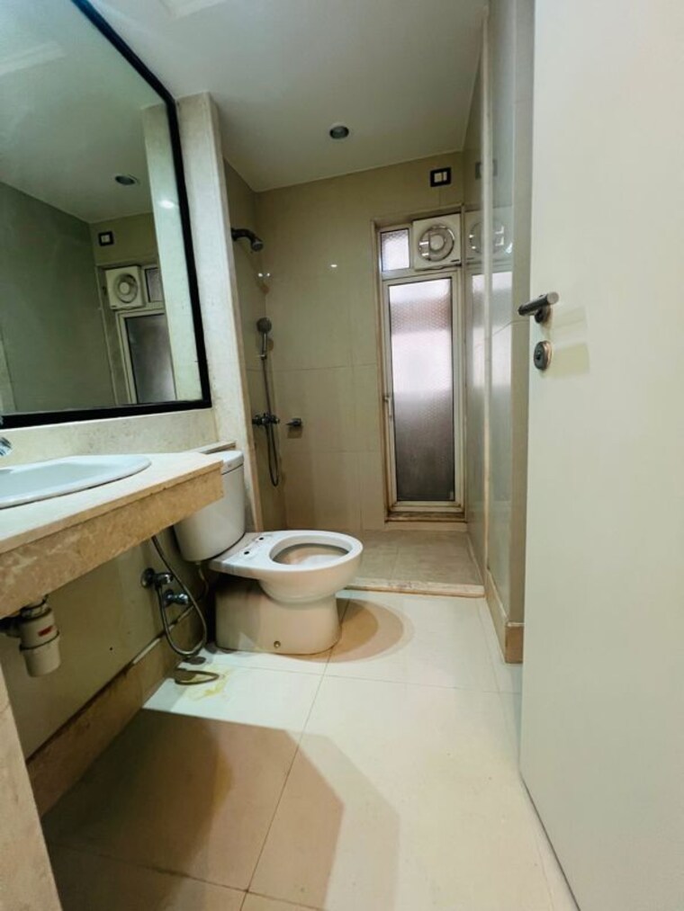Bathroom, hiranandani-estate-amanda 3 Bedroom 1680 Sq.Ft. Apartment In Ghodbunder Road Thane 10188759