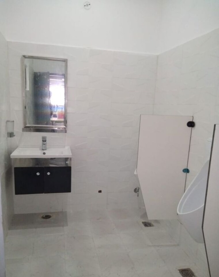 Washroom, sector 19b dwarka Commercial Office Space 5500 Sq.Ft. In Sector 19b Dwarka Delhi 10188774