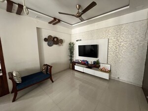 Room in 3 BHK Apartment at Wakad – for Rent