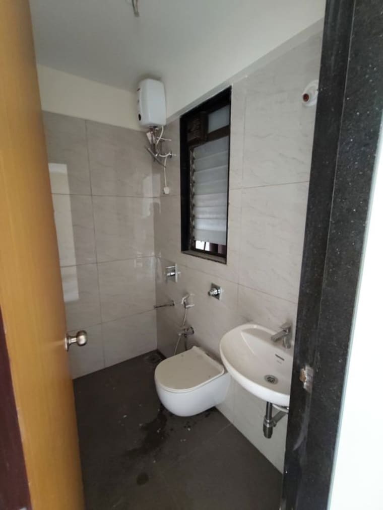 Bathroom, chandak-34-park-estate 2.5 Bedroom 750 Sq.Ft. Apartment In Goregaon West Mumbai 10188829