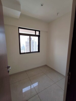 Room in 2.5 BHK Apartment at Chandak 34 Park Estate, Goregaon West – for Rent