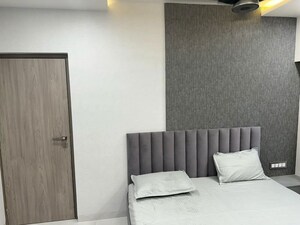 Bedroom in 3 BHK Apartment at Khar West – for Rent