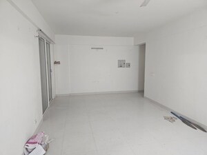 Room in 3 BHK Apartment at Godrej Aria, Sector 79 – for Rent