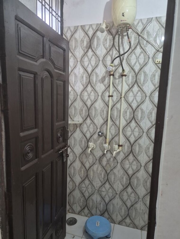 Bathroom, gomti nagar 1.5 Bedroom 800 Sq.Ft. Apartment In Gomti Nagar Lucknow 10188902