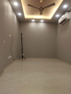 Room in 3 BHK Builder Floor at Greater Kailash I – for Rent