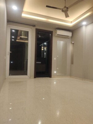 Room in 3 BHK Builder Floor at Greater Kailash I – for Rent