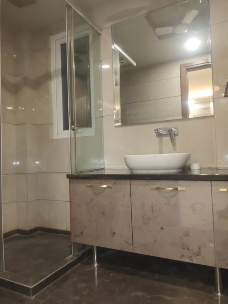 Kitchen, greater kailash i 3 Bedroom 2100 Sq.Ft. Builder Floor In Greater Kailash I Delhi 10188930