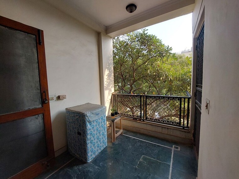 Living Room, malviya nagar 2 Bedroom 100 Sq.Yd. Builder Floor In Malviya Nagar Delhi 10188931