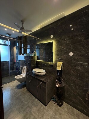 Parking in 3 BHK Builder Floor at Dlf City Phase 3 – for Sale