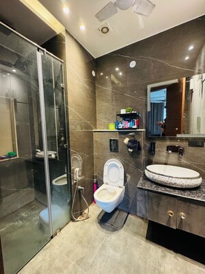 Bathroom in 3 BHK Builder Floor at Dlf City Phase 3 – for Sale