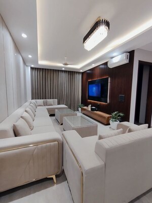 Team Area in 3 BHK Builder Floor at Dlf City Phase 3 – for Sale