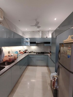 Kitchen in 3 BHK Builder Floor at Dlf City Phase 3 – for Sale