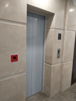 Master Bedroom in 4 BHK Builder Floor at Dlf City Phase 3 – for Sale