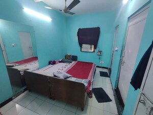 Master Bedroom in 1.5 BHK Apartment at Mayur Vihar – for Rent