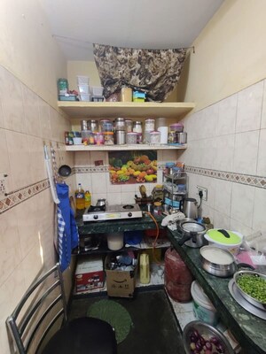 Master Bedroom in 1.5 BHK Apartment at Mayur Vihar – for Rent