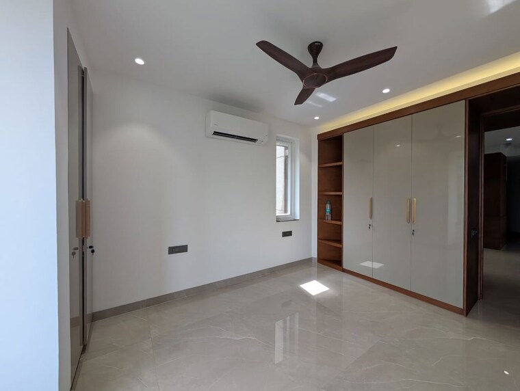 Room, mayur vihar 3.5 Bedroom 1450 Sq.Ft. Apartment In Mayur Vihar Delhi 10188985