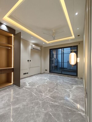 Room in 3 BHK Builder Floor at Sushant Lok I – for Sale