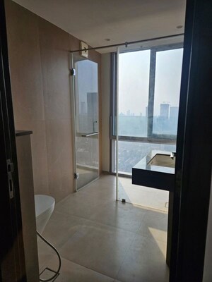 Room in 2 BHK Apartment at Marathon Monte Carlo 2, Mulund West – for Rent