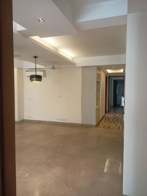 Room in 3 BHK Builder Floor at Chittaranjan Park – for Rent