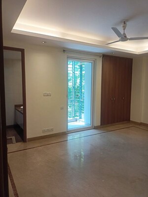 Room in 3 BHK Builder Floor at Chittaranjan Park – for Rent