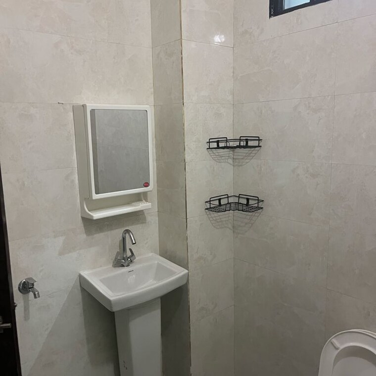Bathroom, krishna colony 2 Bedroom 210 Sq.Ft. Builder Floor In Krishna Colony Gurgaon 10189005