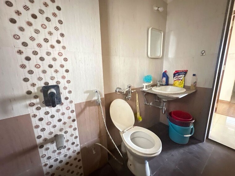 Bathroom, gera-park-view 2 Bedroom 870 Sq.Ft. Apartment In Kharadi Pune 10188998