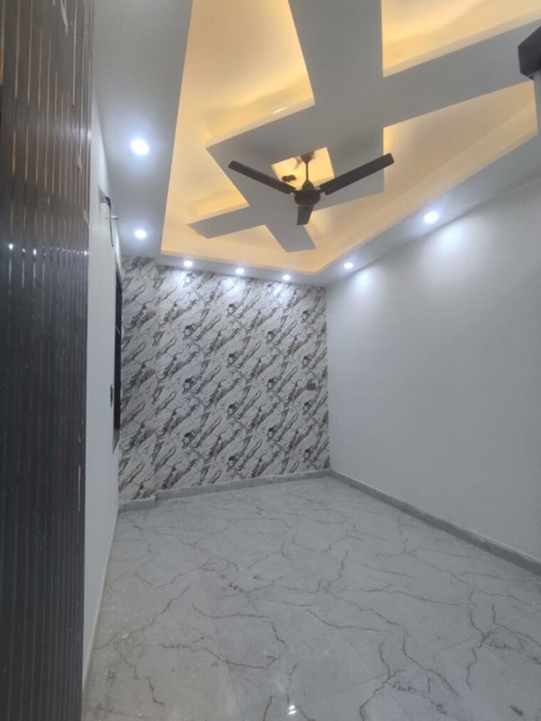 Bedroom, sector 73 3 Bedroom 1300 Sq.Ft. Builder Floor In Sector 73 Noida 10187216