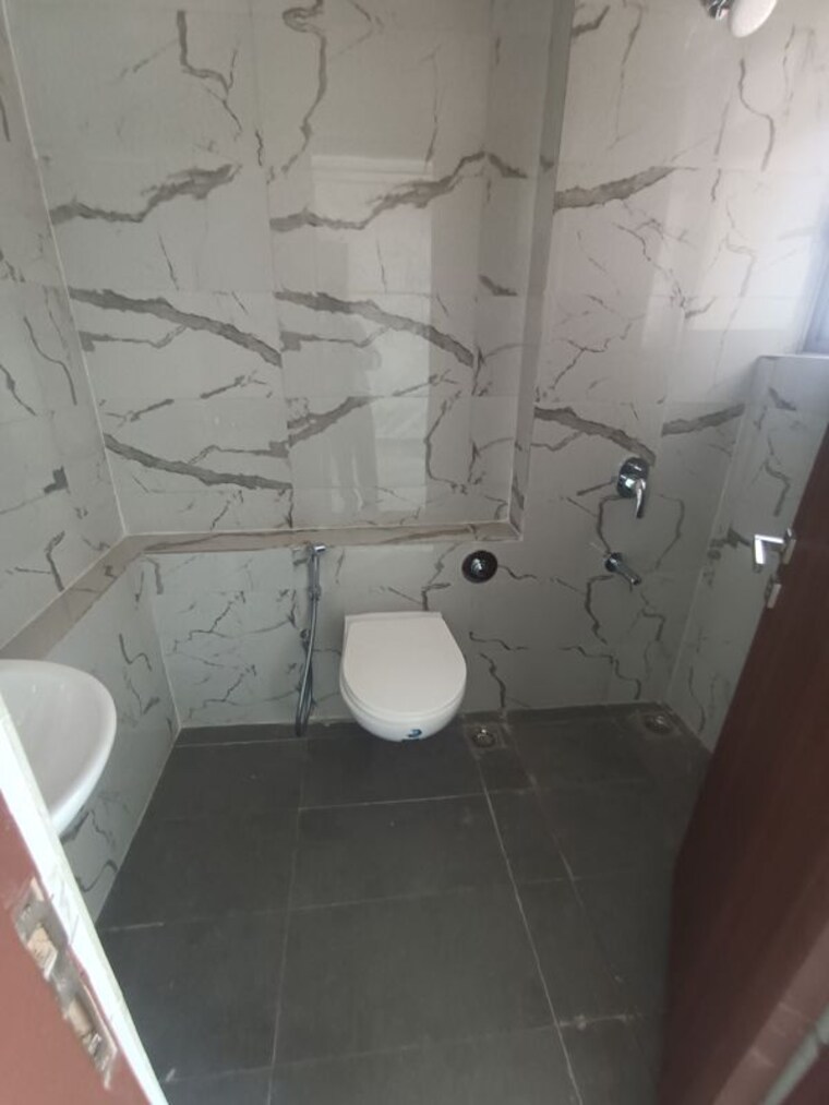 Bathroom, sheth-auris-bliss 2 Bedroom 1000 Sq.Ft. Apartment In Malad West Mumbai 10189053