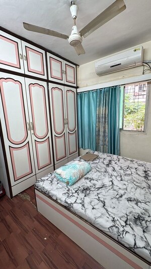 Bedroom in 1 BHK Apartment at Andheri West – for Rent