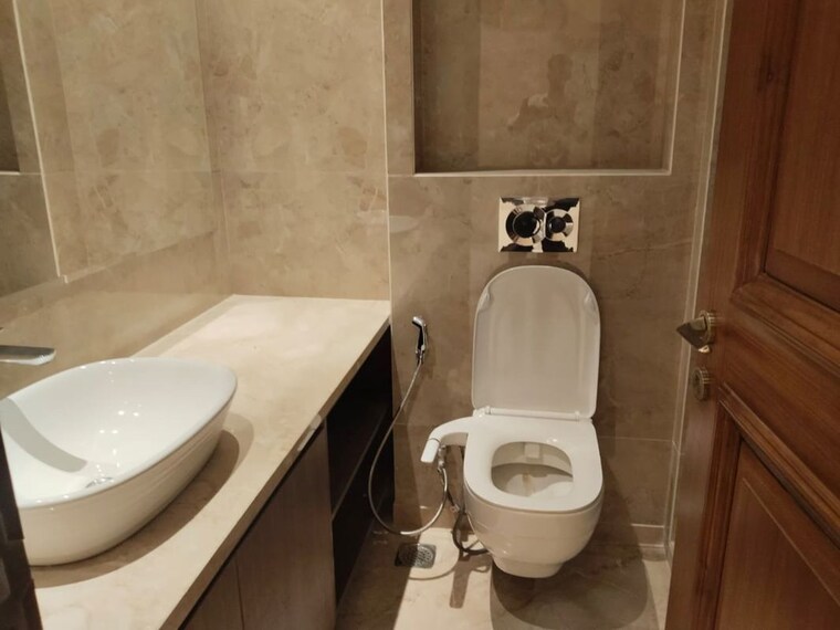 Bathroom, greater kailash ii 4 Bedroom 3600 Sq.Ft. Builder Floor In Greater Kailash ii Delhi 10189069