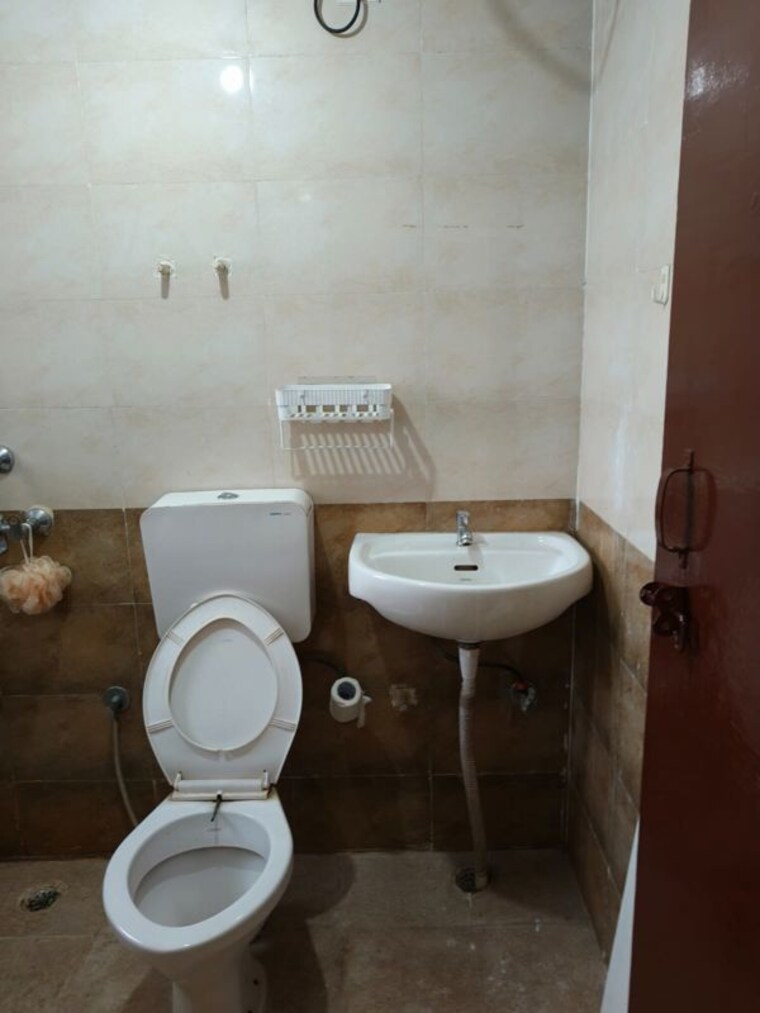 Bathroom, rof-ananda 2.5 Bedroom 743 Sq.Ft. Apartment In Sector 95 Gurgaon 10189095