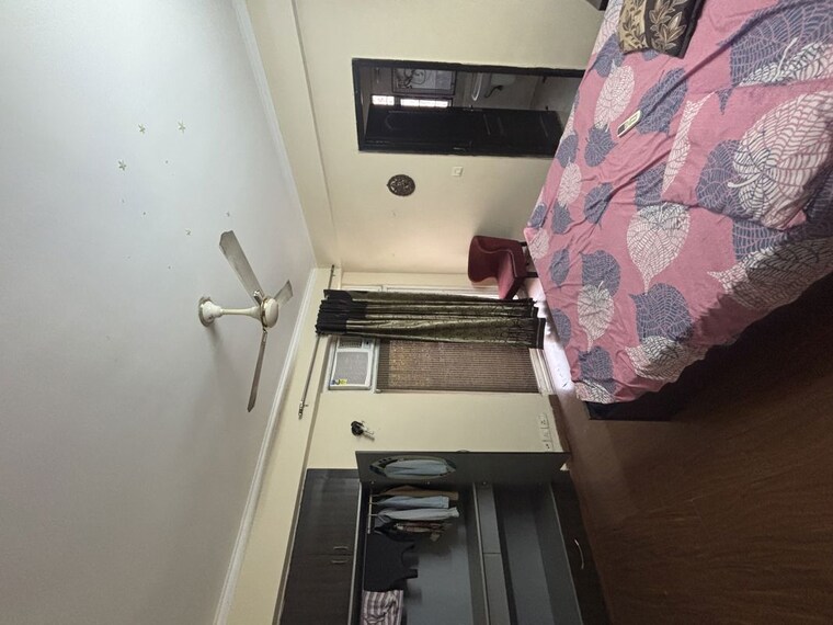 Master Bedroom, amrapali-princely-estate Pg For Girls In Sector 76 10189087