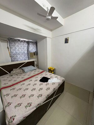 Master Bedroom in 2 BHK Apartment at Chembur – for Rent