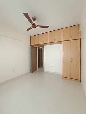 Room in 3 BHK Apartment at Klassik Nest, Hsr Layout – for Rent