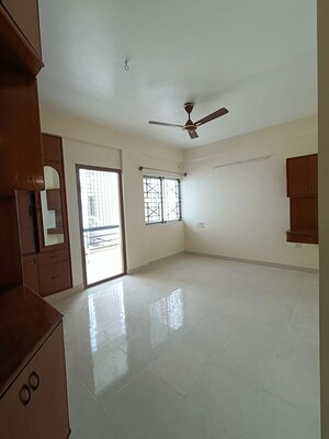Room in 3 BHK Apartment at Klassik Nest, Hsr Layout – for Rent