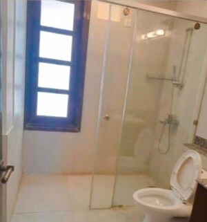 Bathroom in 3 BHK Builder Floor at Unitech South City II, Sector 50 – for Rent