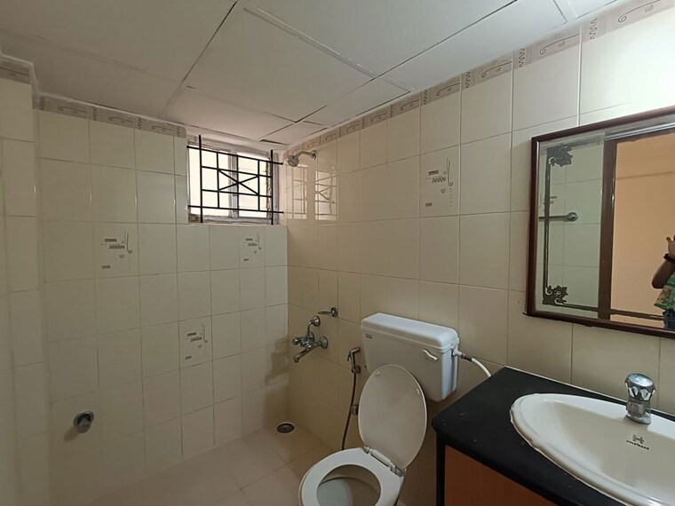 Bathroom, klassik-nest 3 Bedroom 1370 Sq.Ft. Apartment In Hsr Layout Bangalore 10189118