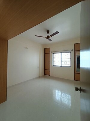 Room in 3 BHK Apartment at Klassik Nest, Hsr Layout – for Rent